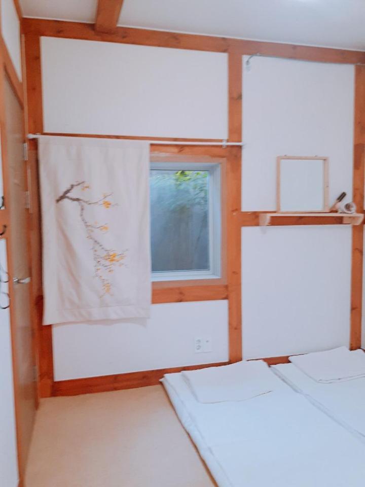 Yujeong Hanok Guesthouse Мокпо Экстерьер фото
